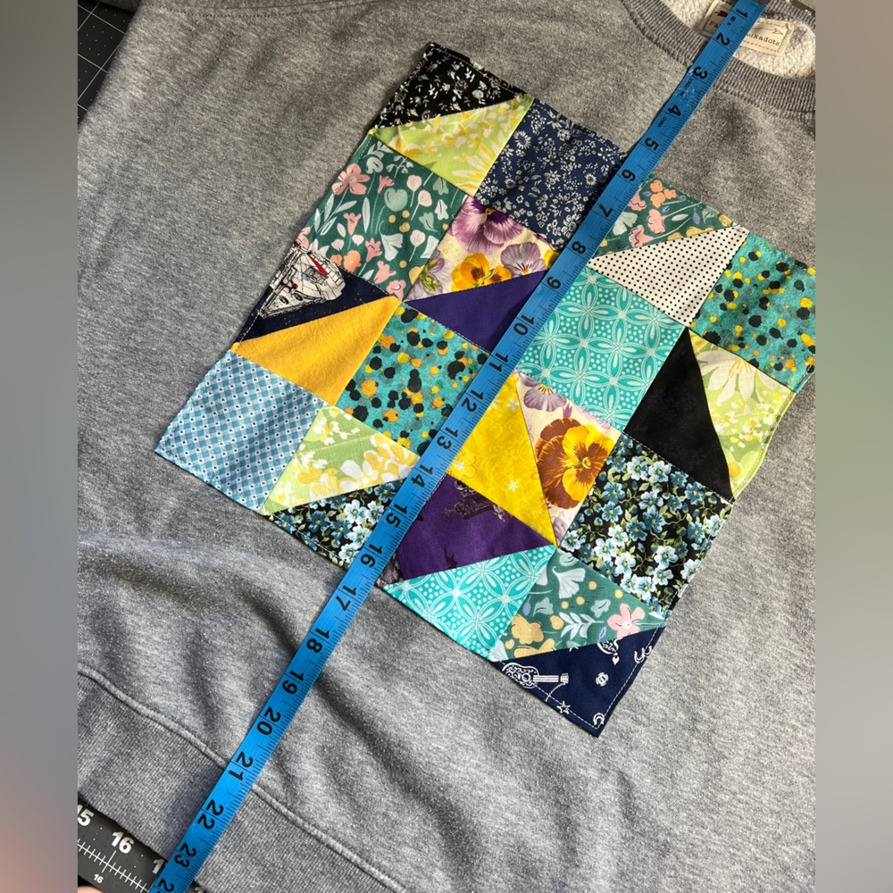 💐Unique Quilty Sweatshirt!💐 - Picture 8 of 16